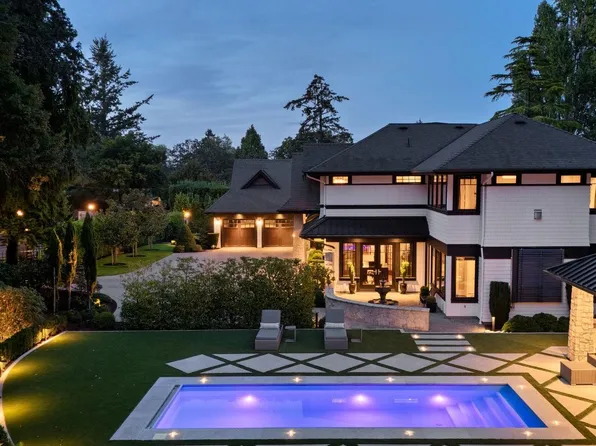 3375 Ripon Rd, Oak Bay, BC V8R 6G8