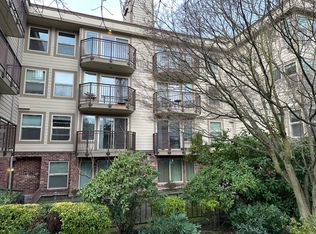 566 Prospect St APT 302, Seattle, WA 98109