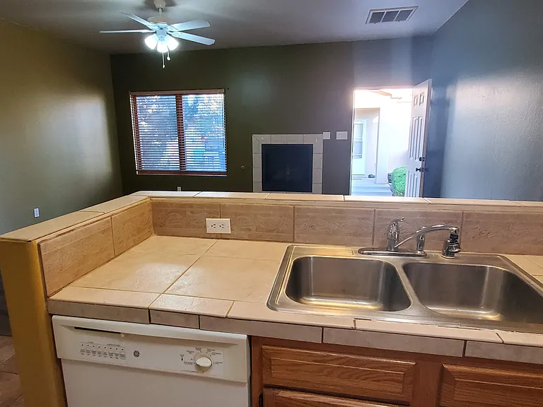 3035 Southern Blvd SE — Photo 18