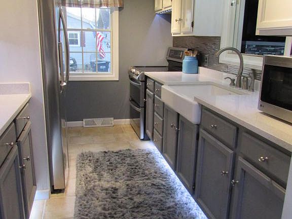 3rd image of 11599 Miller Dr