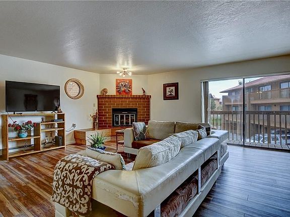 4th image of 708 Lagoon Dr #D