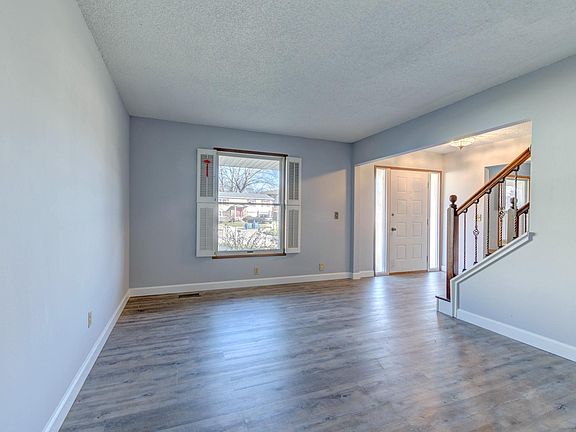 4th image of 12824 Calamaide Ct