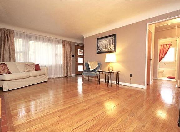 3rd image of 3512 Glenn Dr