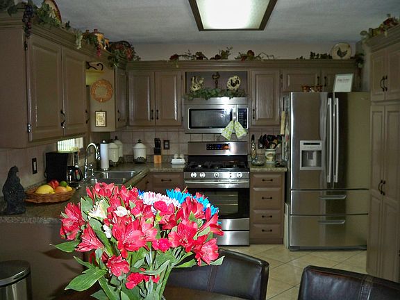 5th image of 1713 NE Auburn Dr