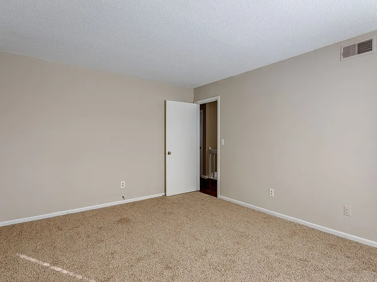 Nieman Park Townhome Duplexes — Photo 7