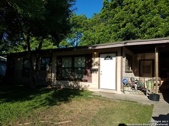 3rd image of 115 Zerrcliff Ln