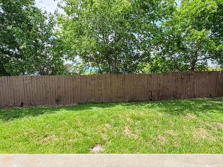 1712 Manor Garden Curv — Photo 12