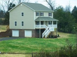 226 Street Dr, Johnson City, TN 37604