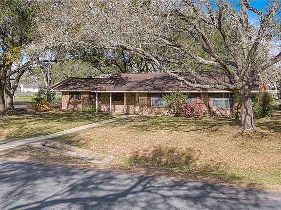 3rd image of 406 Blyth Rd