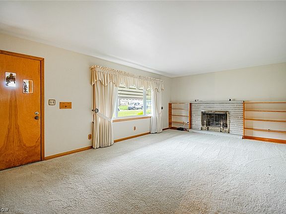 3rd image of 3308 Estates Cir