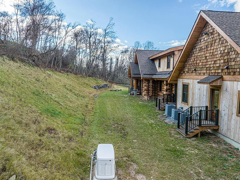 13 Johnston Dr — Photo 13