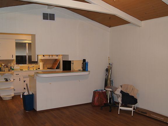 4th image of 2695 Meridian Ave