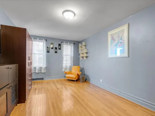 1150 Brighton Beach Avenue image 7 of 12