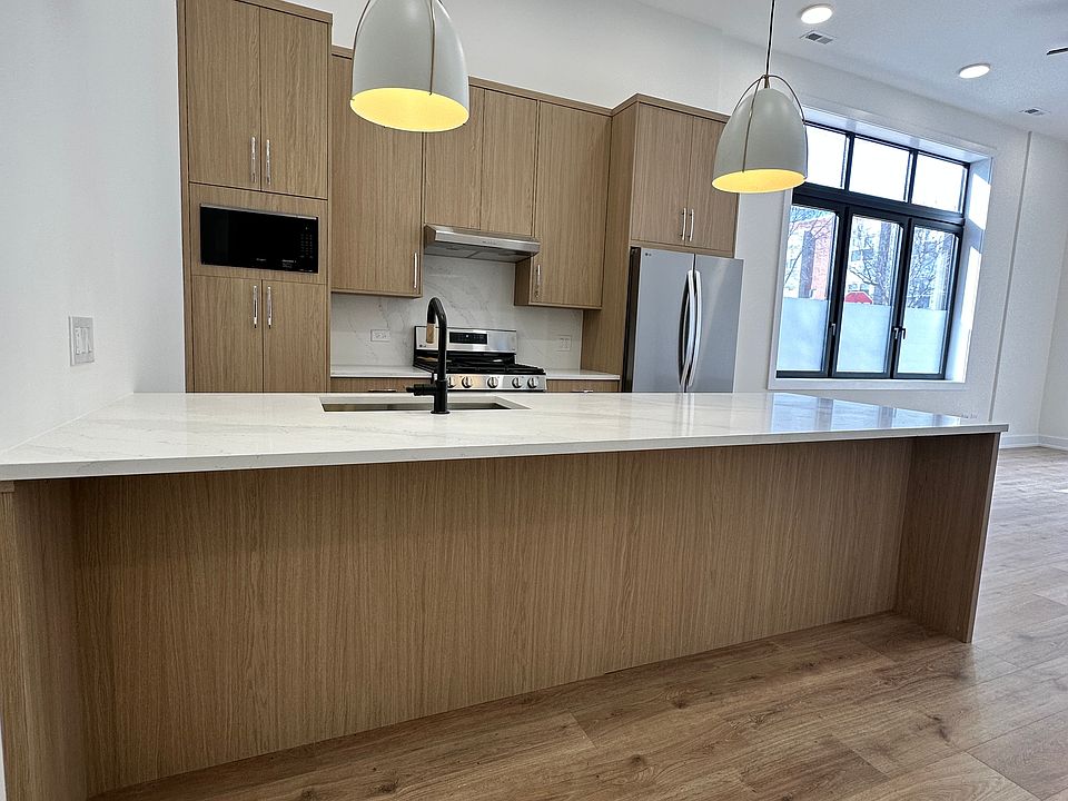 1st image of 3459 W Belmont Ave APT 1F