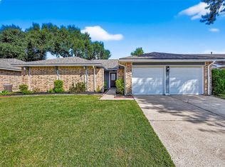 930 Holly Hall Dr, Richmond, TX 77406