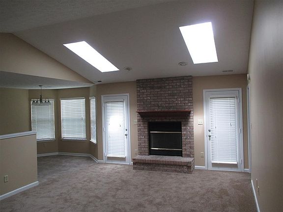 5th image of 1609 N Parkthorne Dr