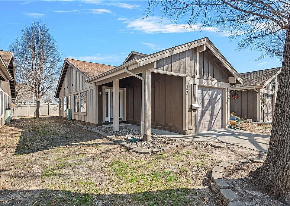 1st image of 37 Redwood Ln