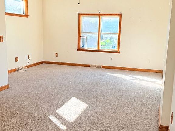 4th image of 617 Morrison St