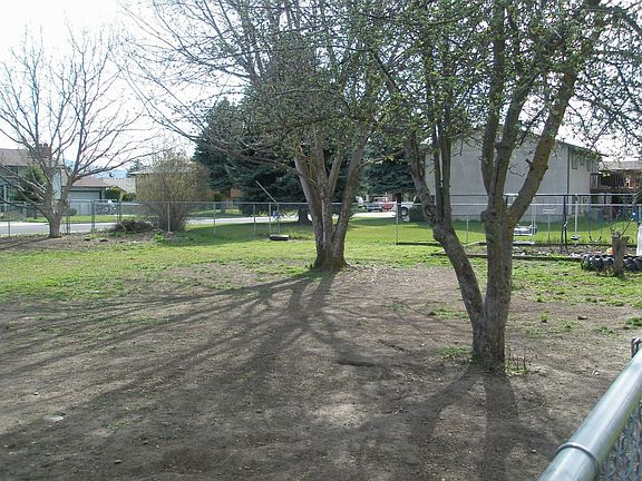 Bckyard - View Frnt/Rt