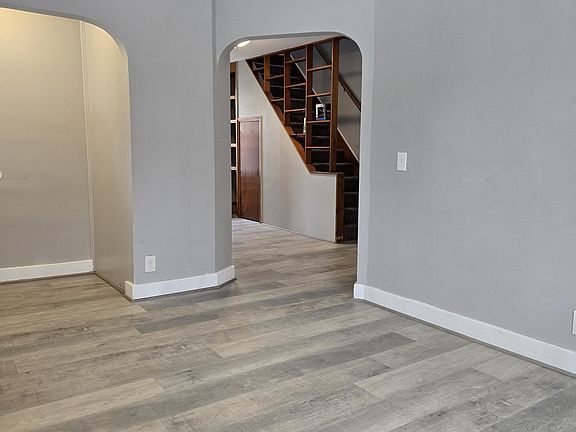 3rd image of 531 Coldwater Rd
