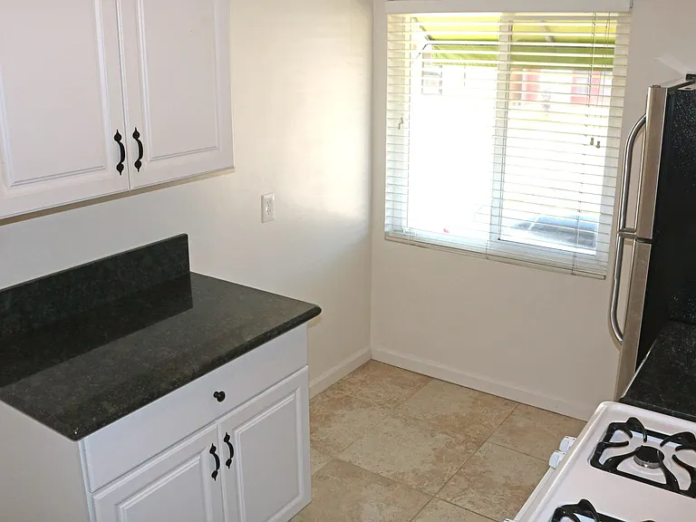 4746-4756 1/2 Point Loma Ave — Photo 4