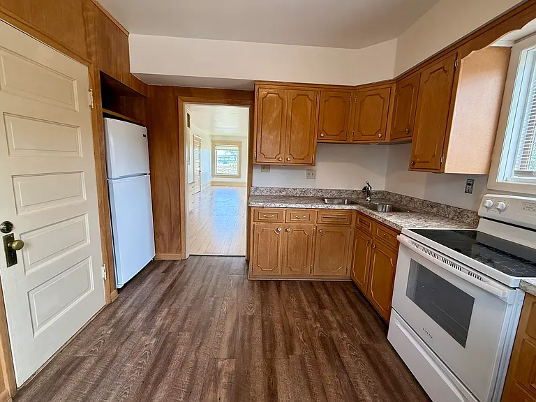 215 N Wisconsin St — Photo 8