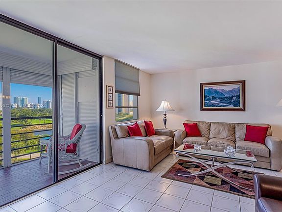 4th image of 20400 W Country Club Dr APT 811