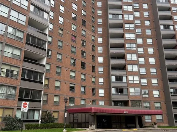 627 The West Mall #101, Etobicoke, ON M9C 4X5