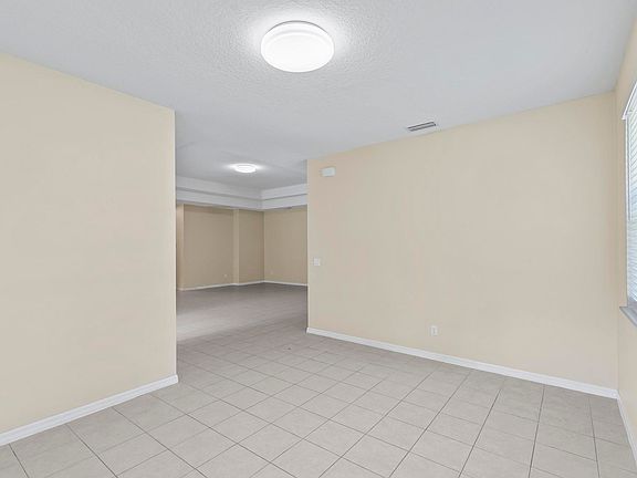 4th image of 5 White Hill Pl