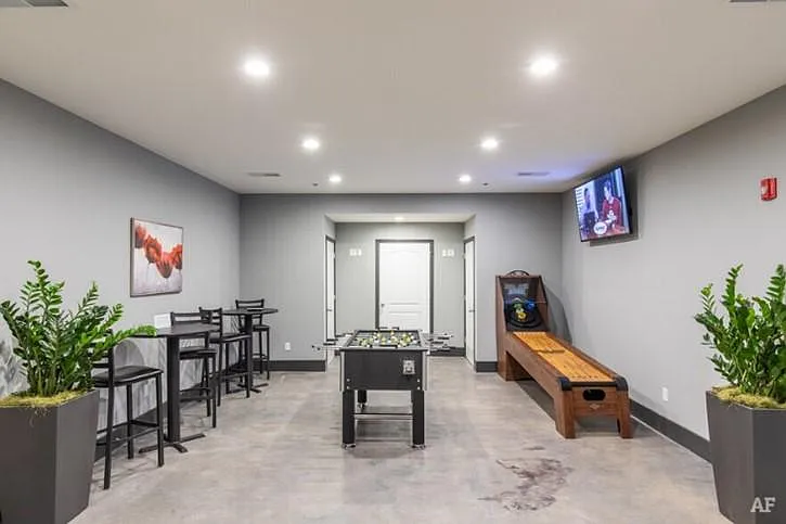 Sherman Lofts — Photo 5