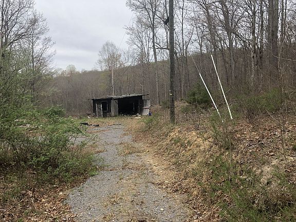 5th image of 589 Bluegill Ave