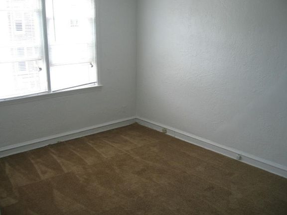 4th image of 3901 Roosevelt Blvd APT 10E