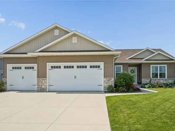 495 Dutch Dr, Robins, IA 52328