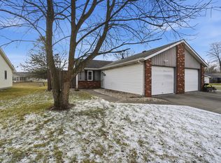 9412 Vista Park Dr, New Haven, IN 46774
