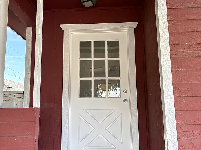 204.25 Bell St — Photo 3