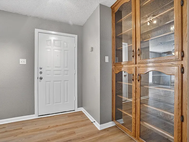 2924 Pritchett Dr — Photo 3