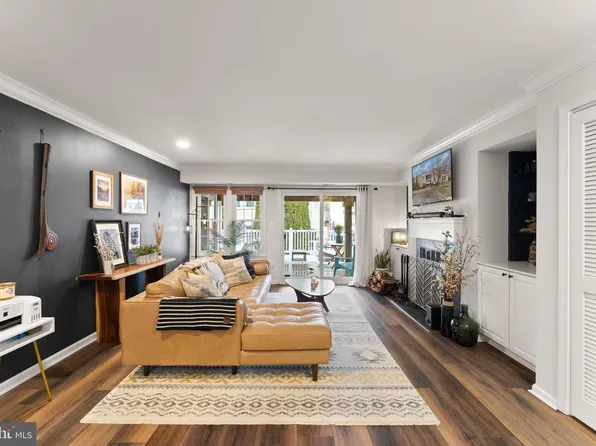 3322 Lakeside View Dr #3, Falls Church, VA 22041