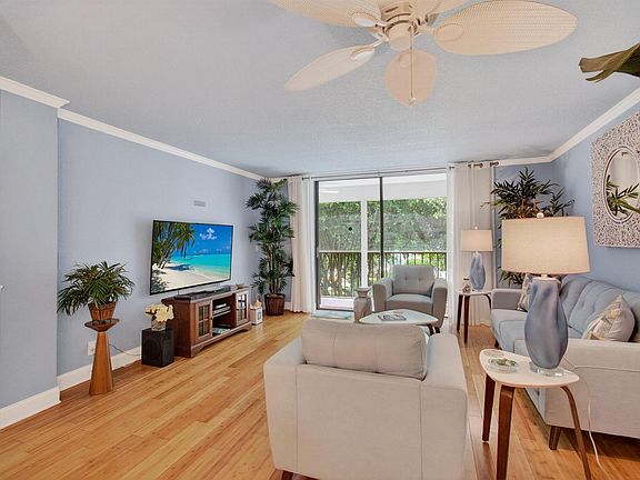4th image of 5250 Las Verdes Cir APT 313