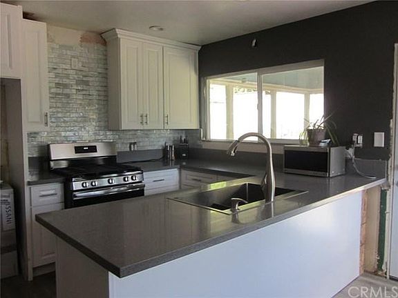 4th image of 966 W Edgemont Dr