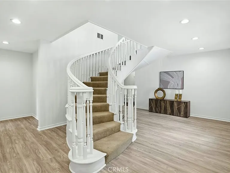 5224 Woodlake Ave — Photo 49