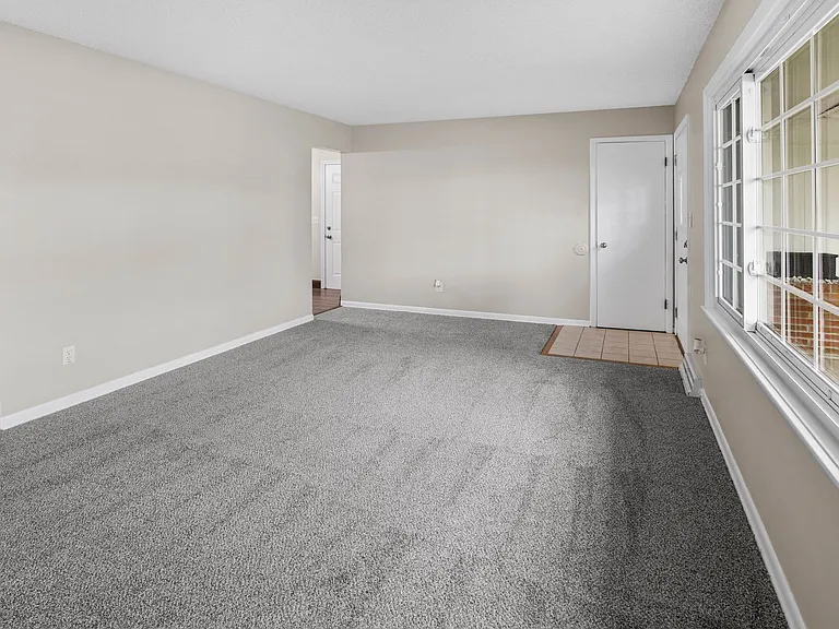 5908 Meredith Dr — Photo 24