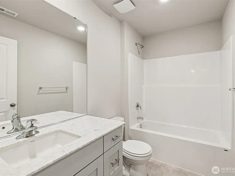 2126 Trailside Dr NE — Photo 11