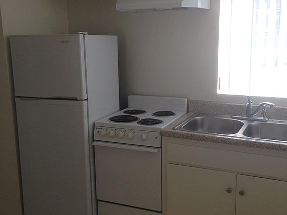 4th image of 18200 Killion St APT 43
