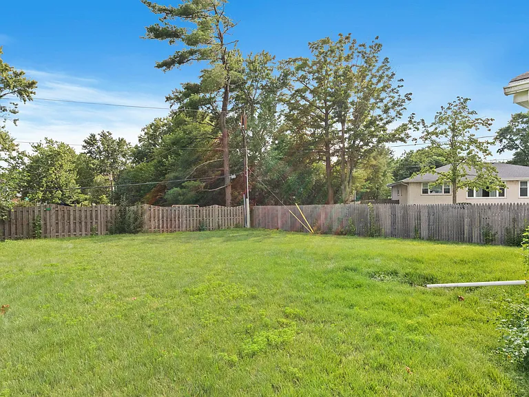 123 Ogden Ave — Photo 51