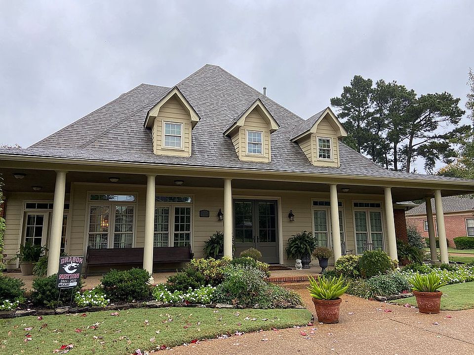 1st image of 1210 Autumn Lake Dr