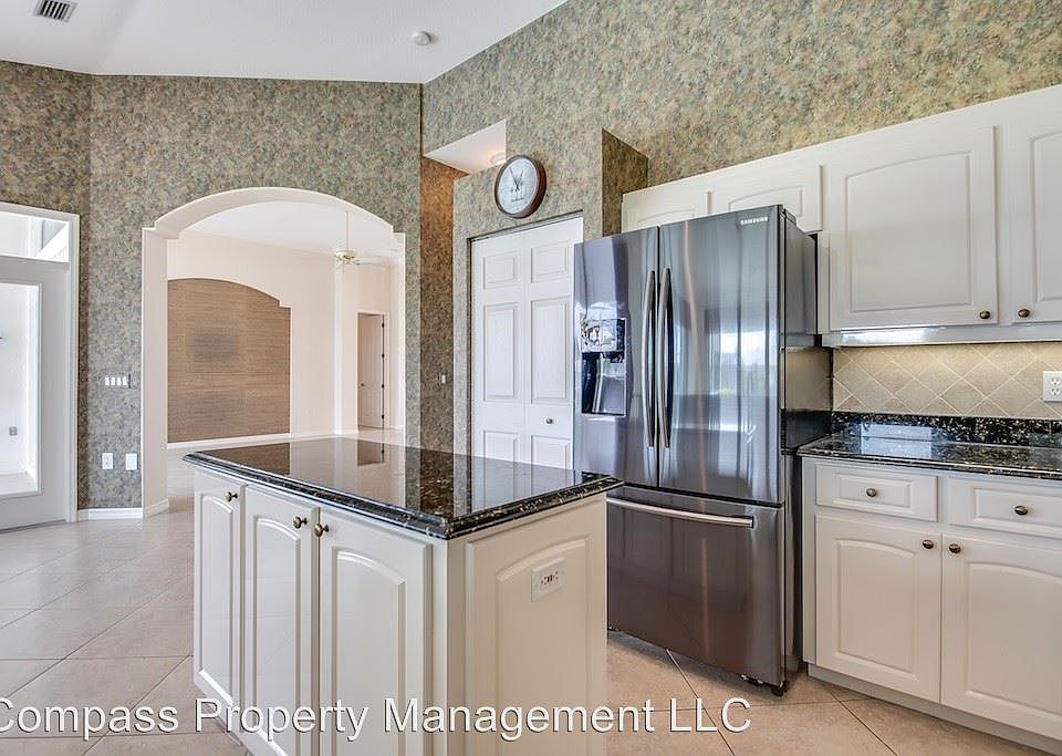 1st image of 513 Warwick Dr