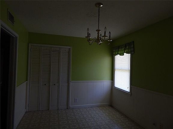 5th image of 909 Delaine Dr