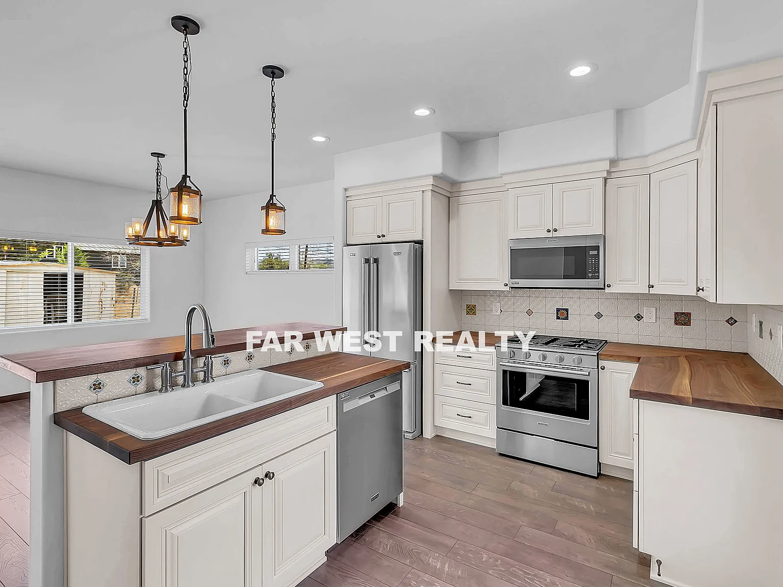2 bed, 1.5 bath, 1699 sqft, $1,975 — Photo 1