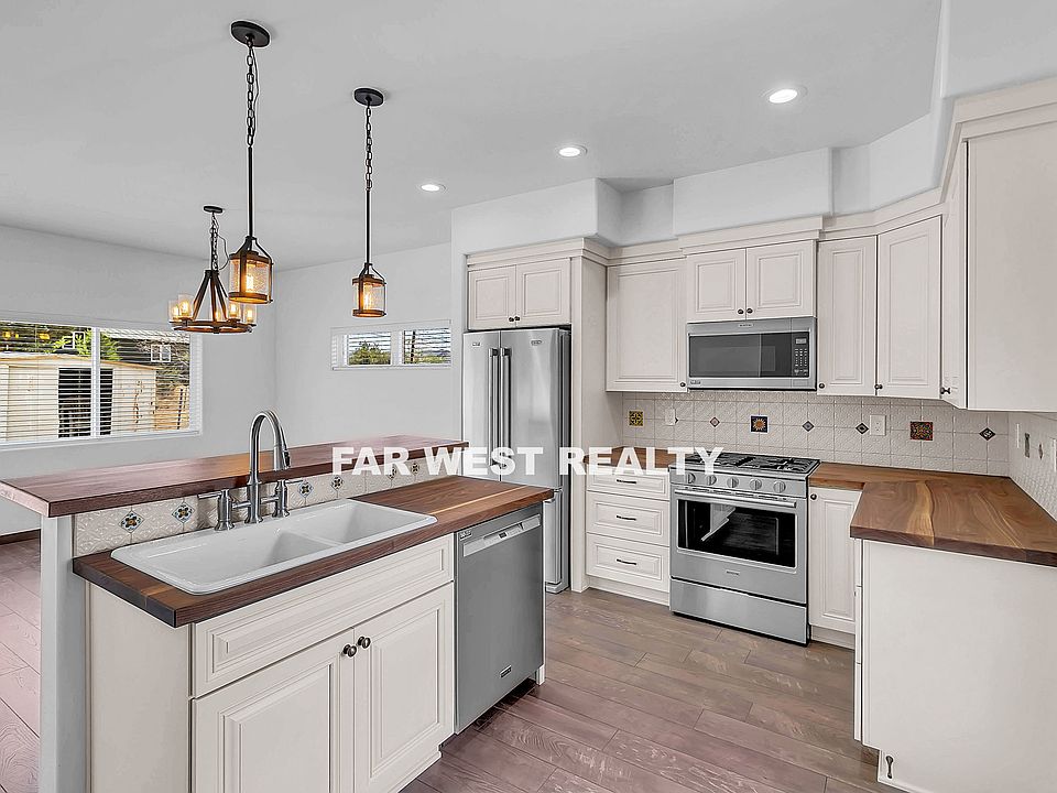 1st image of 821 Prescott Heights Dr