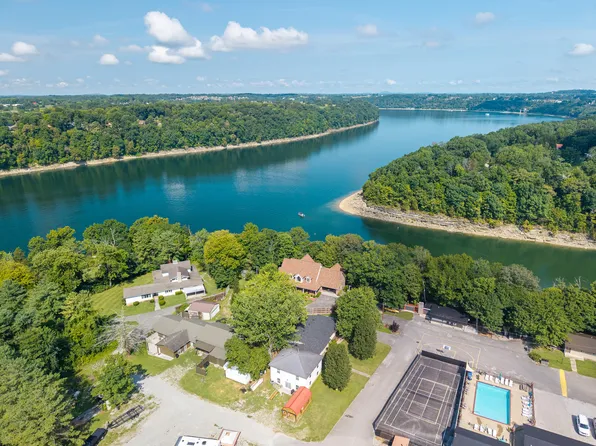 105 Villager Resort Dr, Somerset, KY 42503